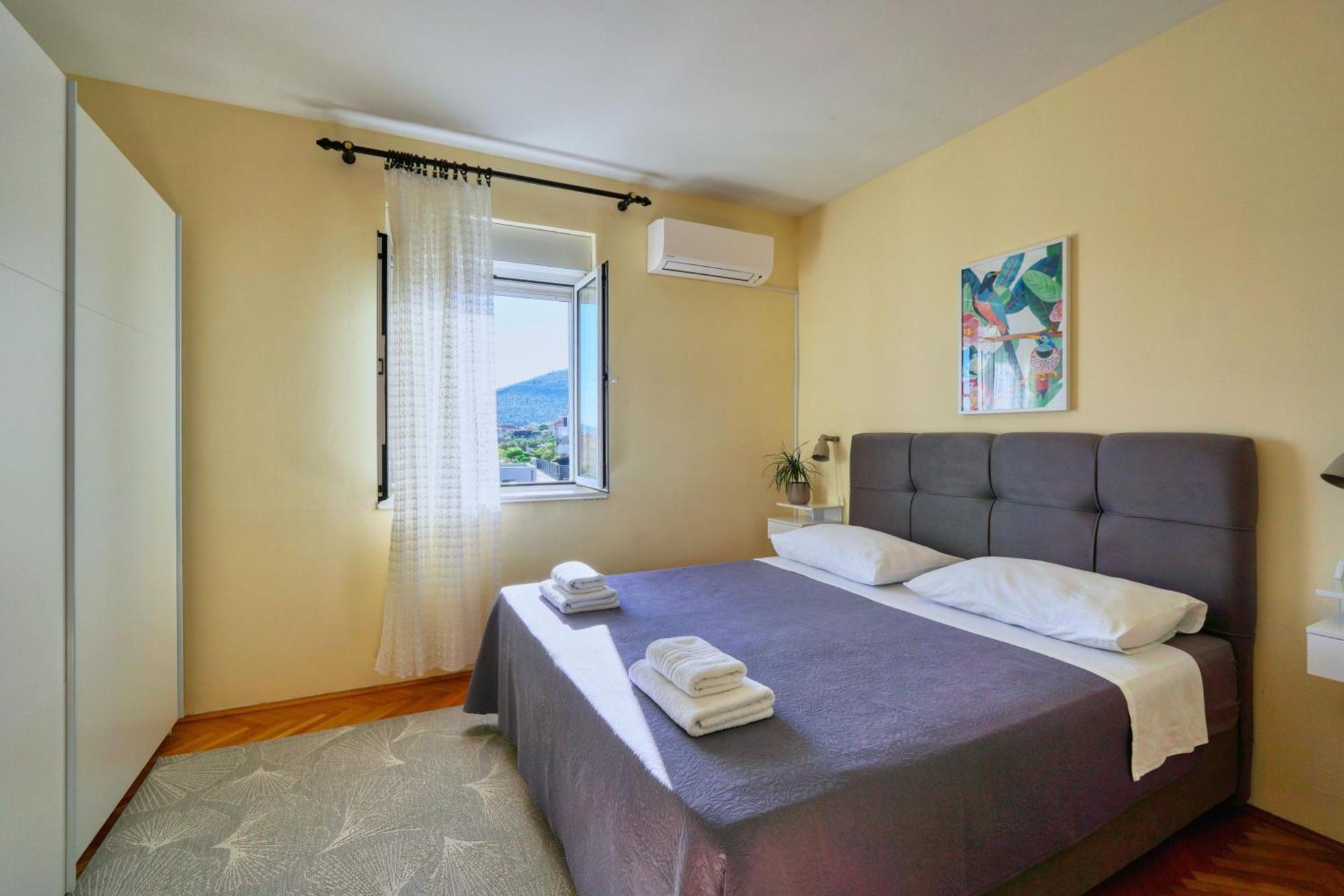 Apartmani Ana 10 Min. Hoda Od Centra Trogira ภายนอก รูปภาพ